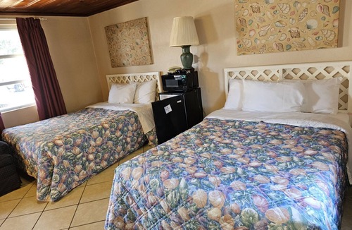 Long Beach Hotel | Captain's Cove Motel