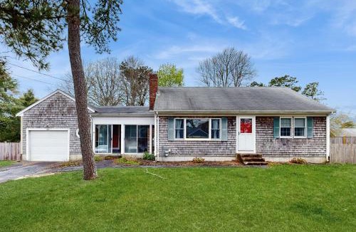 South Yarmouth House | Captain's Escape