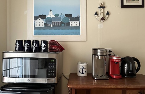 Bath House | Captain's House 2BR Guest Suite. Discover the authenticity & best value in Bath!