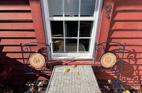 Bath House | Captain's House 2BR Guest Suite. Discover the authenticity & best value in Bath!