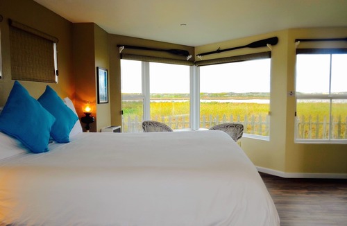 Moss Landing Hotel | Captain's Inn at Moss Landing