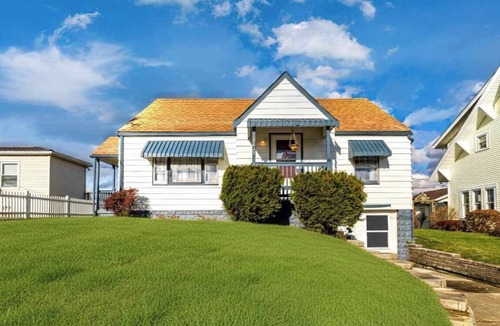 Steubenville House | Captain's Landing-Spacious 4Bedroom Near Campus Parks & Dining FREE PIZZA