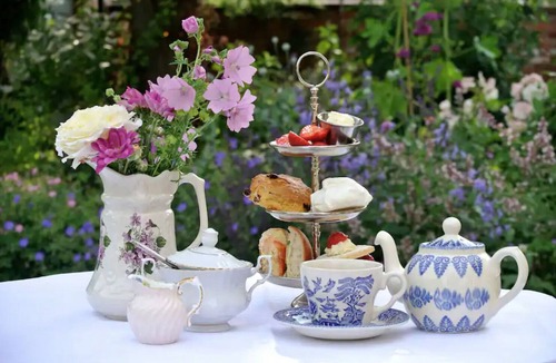 West Brewster Cottage | Captain's Quarter Cottage