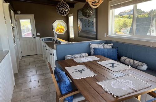 Moclips House | Captain`s Quarters - Beautifully Updated Beach Front Home