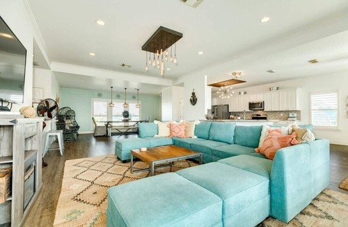 San Luis House | Captain's Quarters - Cabana, Hot Tub, Fire Pit, Fenced Yard!