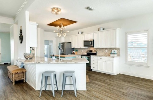 San Luis House | Captain's Quarters - Cabana, Hot Tub, Fire Pit, Fenced Yard!