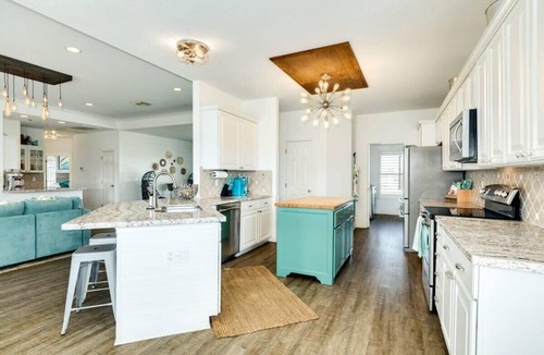 San Luis House | Captain's Quarters - Cabana, Hot Tub, Fire Pit, Fenced Yard!