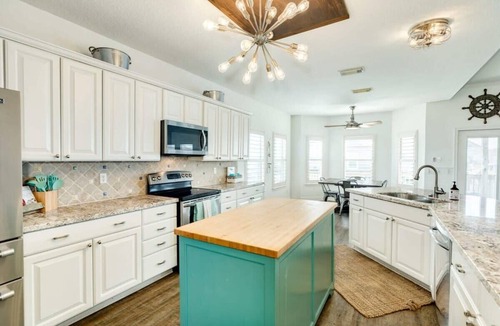 San Luis House | Captain's Quarters - Cabana, Hot Tub, Fire Pit, Fenced Yard!