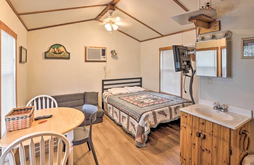 Chico Cabin | 'Captain's Quarters' Cabin: Private Fire Pit!