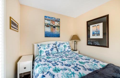 Depoe Bay House | Captain's Quarters - Coral Reef Cabin