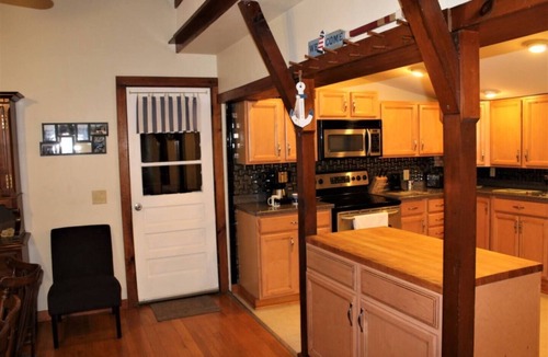 Maryland Apartment | Captain's Quarters -Goodyear Lake near Cooperstown