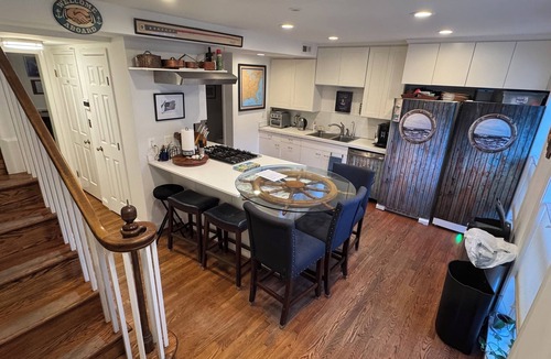 Old Town Alexandria House | Captain's Quarters -luxurious home on Captains Row