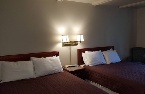 Saugatuck Hotel | Captain's Quarters Motel