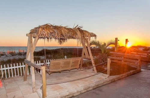 Ono Island Condo | Captain's Quarters at Royal Palms! Book now for remaining summer dates!