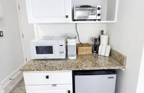 Palm Beach Condo | Captain`s Suite: Poolside Oasis with Beach Access