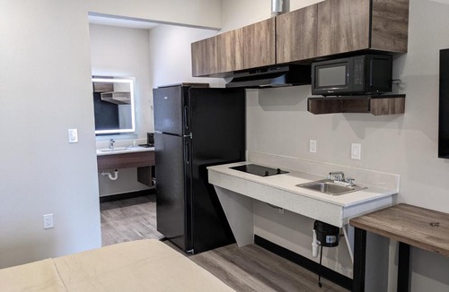 Baytown Hotel | Captain Suites