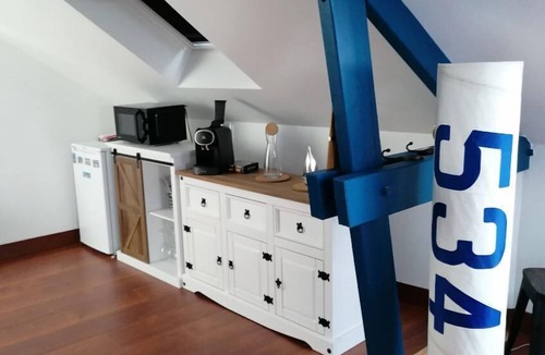 Fecamp Apartment | Captain YOO - Régate - Pour Sentir les Embruns vue sur Port