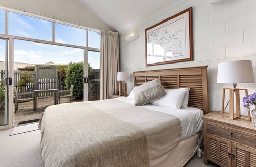 Apollo Bay Hotel | Captains At The Bay