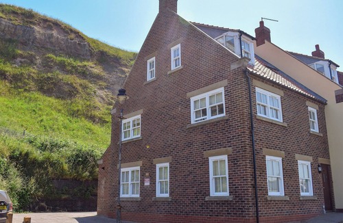 Whitby Cottage | Captains Cottage - E3643