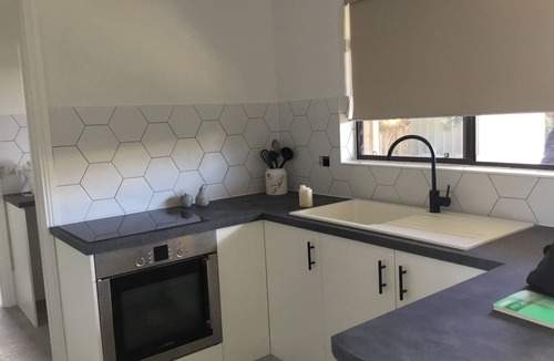 Goolwa Cottage | Captains Cottage. Pet Friendly . B/B. Free Wifi