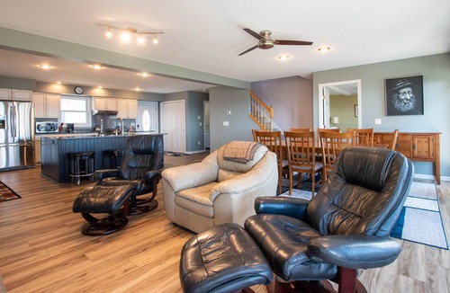 Seneca Falls Cottage | Captains Hideaway: The perfect vacation spot!