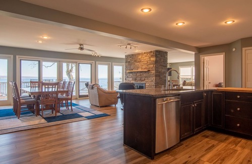 Seneca Falls Cottage | Captains Hideaway: The perfect vacation spot!