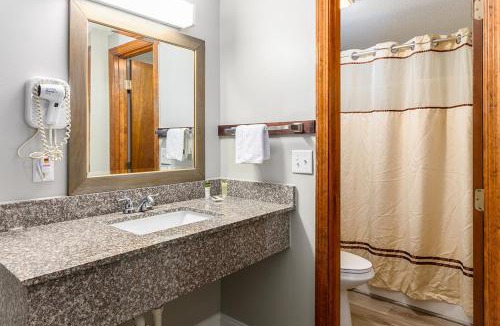 Eastham Hotel | Captains Quarters Motel & Conference Center