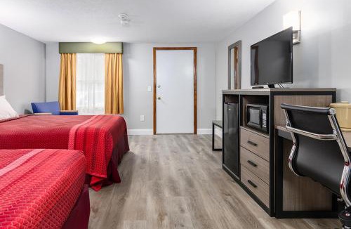 Eastham Hotel | Captains Quarters Motel & Conference Center