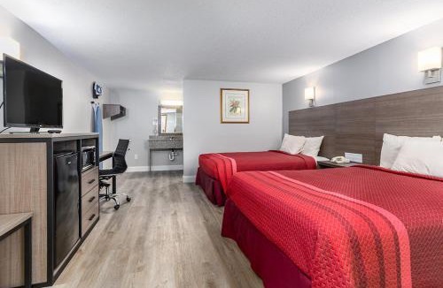 Eastham Hotel | Captains Quarters Motel & Conference Center