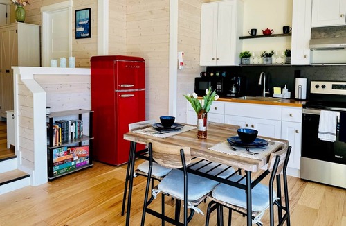 Deer Harbor House | CAPTAINS QUARTERS - PRIVATE, STEPS FROM THE BEACH