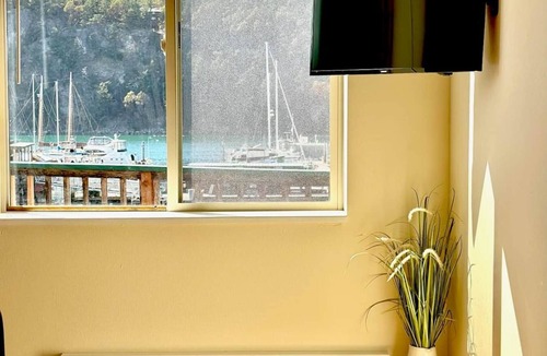 Deer Harbor House | CAPTAINS QUARTERS - PRIVATE, STEPS FROM THE BEACH