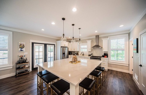 Gilbertsville House | Captains Quarters- located within walking distance to local marina
