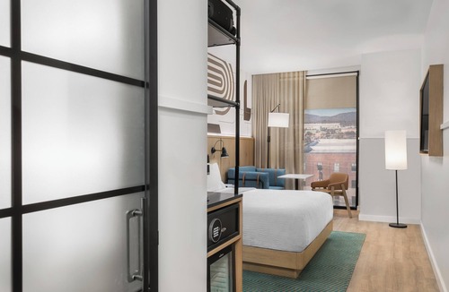 Downtown Chattanooga Hotel | Caption By Hyatt Chattanooga Downtown