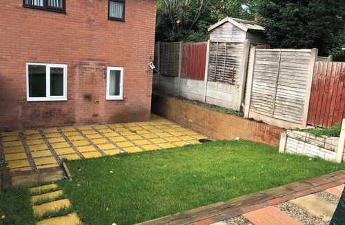 Cannock Apartment | Captivating 1-bed Apartment in Hednesford