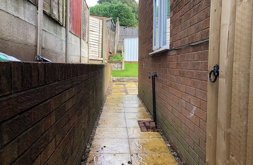 Cannock Apartment | Captivating 1-bed Apartment in Hednesford