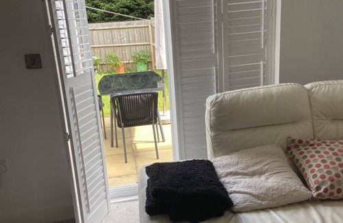 Wolverhampton House | Captivating 2-Bed House in Wolverhampton