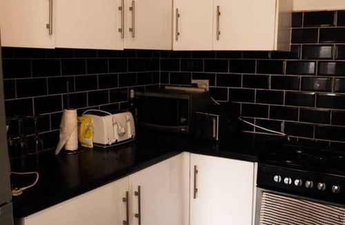 Shirley House | Captivating 3-bed House in Birmingham