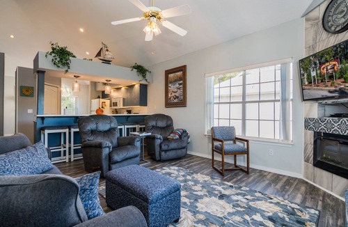 Branson Condo | Captivating 3 bedroom 3 bath lakefront penthouse.