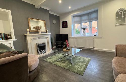 Hamilton House | Captivating 3 bedroom home with conservatory