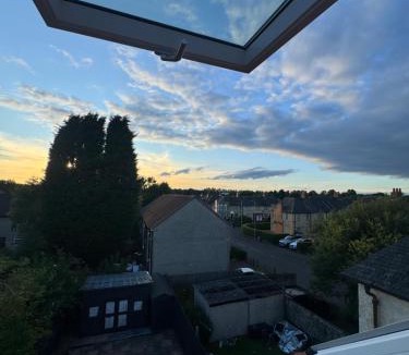 Hamilton House | Captivating 3 bedroom home with conservatory