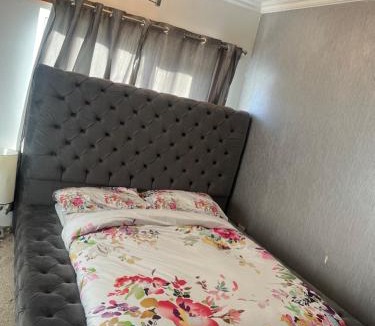 Stanley House | Captivating 4-Bed House in Wakefield