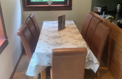 South Laggan Cottage | Captivating 5-Bed Cottage with private hot tub