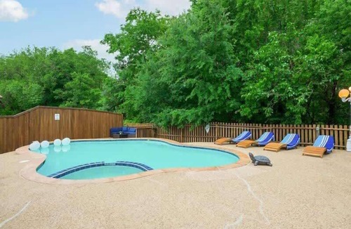 Mesquite House | Captivating 6BR/3B Home with Pool & Fire Pit