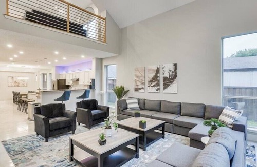 Mesquite Cottage | Captivating 6BR 3B Home With Pool & Fire Pit