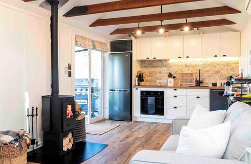 Elsthorpe Cottage | Captivating Country Escape