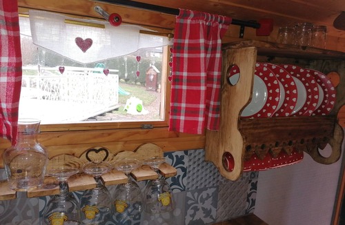 Celles-sur-Plaine Cabin | CAPUCINE trailer