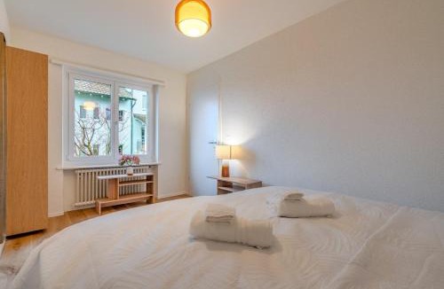 Horgen District Apartment | Caramel Suite - Modern flat near Lake Zurich