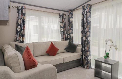 Plymouth House | Caravan 7