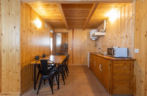 Alos de Balaguer RV Rental | Caravan 'Bungalow 3' with Mountain View, Wi-Fi and Air Conditioning