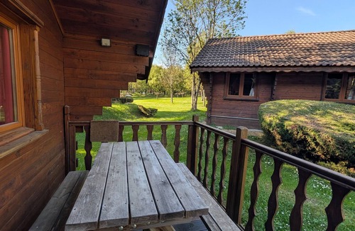 Vaulnaveys-le-Bas RV Rental | Caravan “Chalet Bouton d'Or” with Shared Pool
